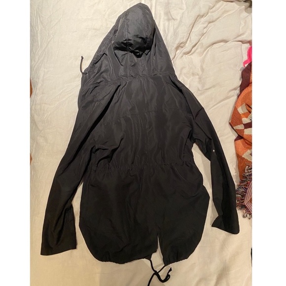 Parka in a Pocket black water resistant jacket - Picture 2 of 3